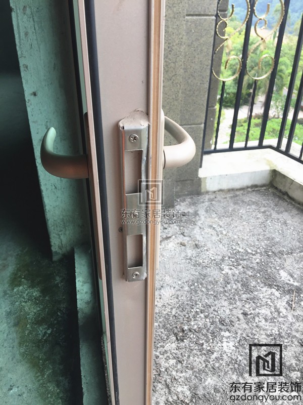 御湖名邸歐式鋁合金門 MC-012 御湖名邸歐式鋁合金門 MC-012