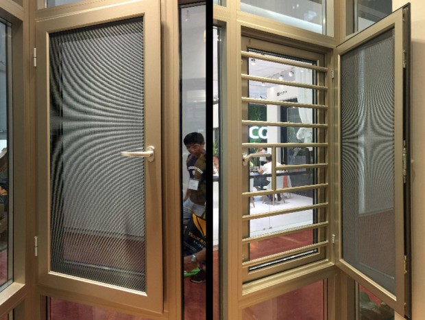 外推式窗戶防盜網安裝