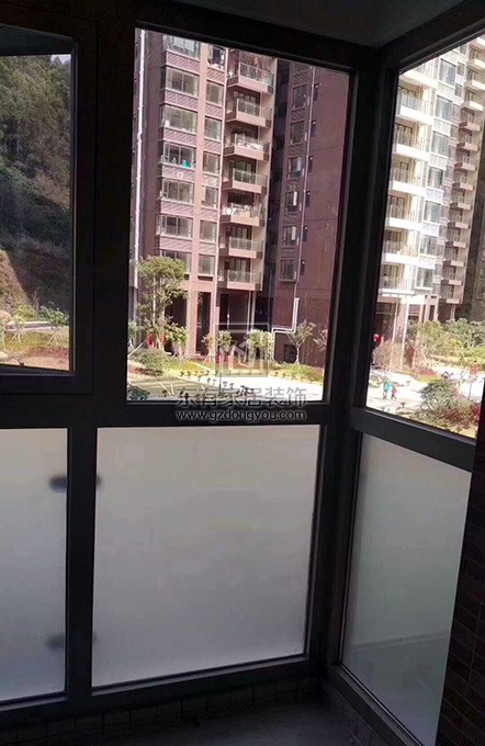 新福港鼎峰花園張先生鋁合金封陽臺 MC-072