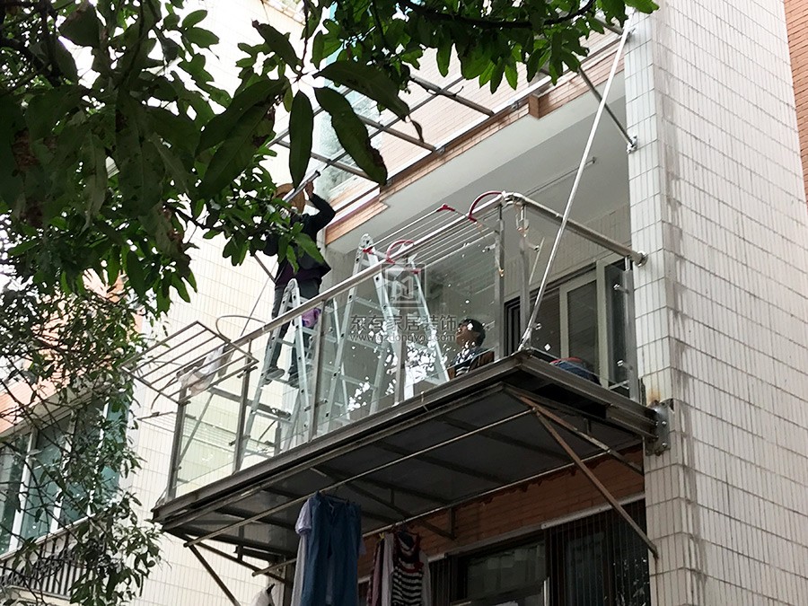 云影花園加裝鋼結構陽臺、陽臺欄桿、玻璃雨棚 LG-039