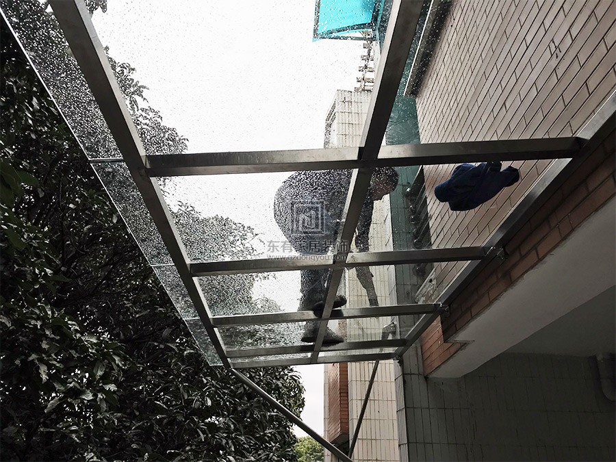 云影花園加裝鋼結構陽臺、陽臺欄桿、玻璃雨棚 LG-039