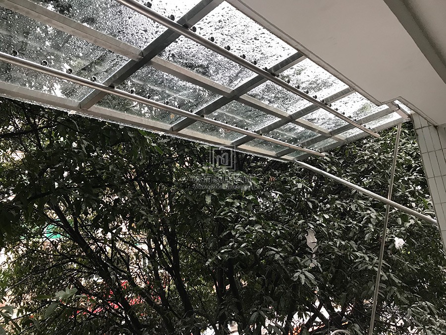 云影花園加裝鋼結構陽臺、陽臺欄桿、玻璃雨棚 LG-039