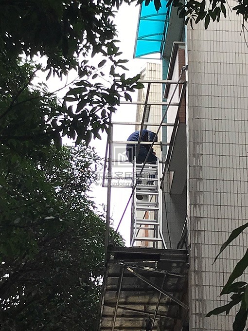 云影花園加裝鋼結構陽臺、陽臺欄桿、玻璃雨棚 LG-039