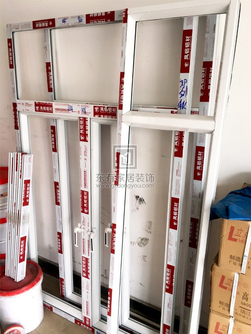 淘金路馮先生家安裝鋁合金窗 MC-002 淘金路馮先生家安裝鋁合金窗 MC-002