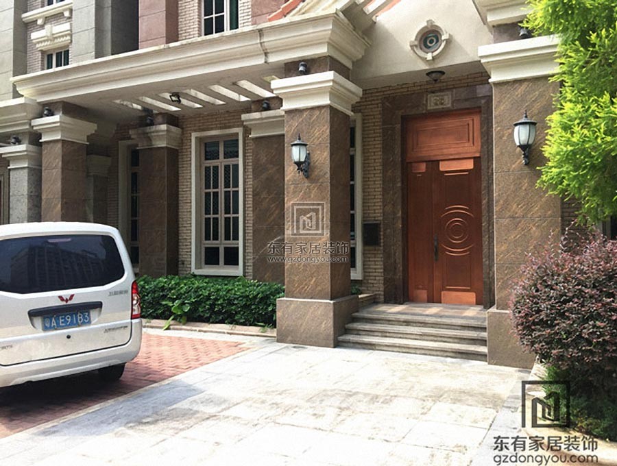 御湖名邸歐式鋁合金門 MC-012 御湖名邸歐式鋁合金門 MC-012