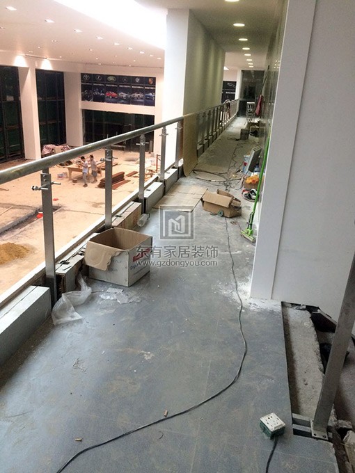 廣園路路虎4X店安裝不銹鋼欄桿 LG-019