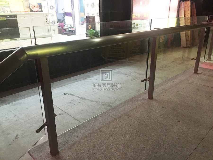 廣州家居城扶梯臺階不銹鋼玻璃扶手 LG-037