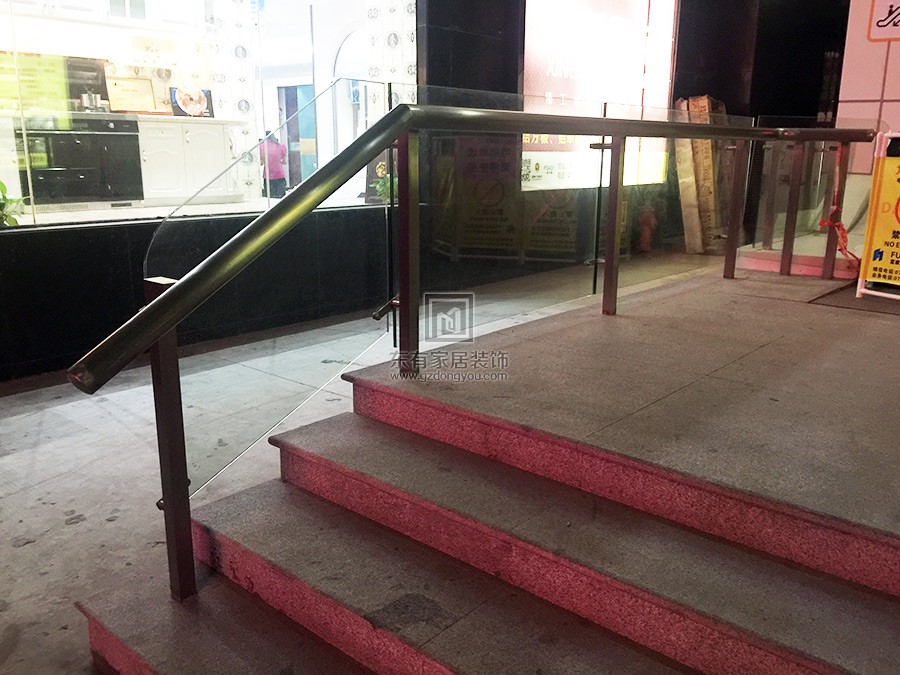 廣州家居城扶梯臺階不銹鋼防護欄桿 LG-037