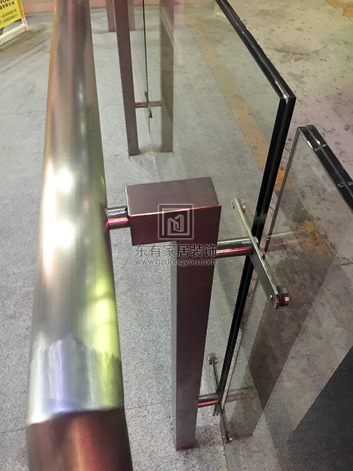 廣州家居城扶梯臺階不銹鋼防護欄桿 LG-037