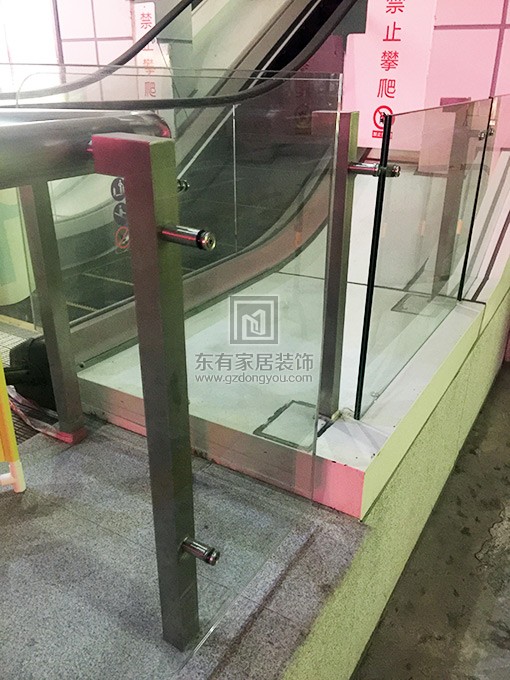 廣州家居城扶梯臺階不銹鋼防護欄桿 LG-037