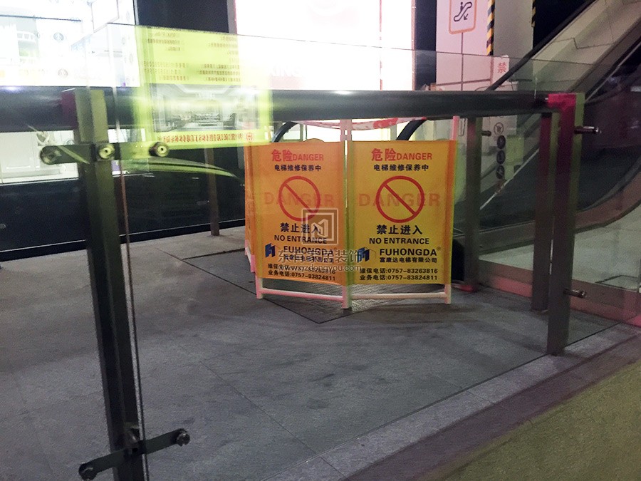 廣州家居城扶梯臺階不銹鋼玻璃欄桿 LG-037