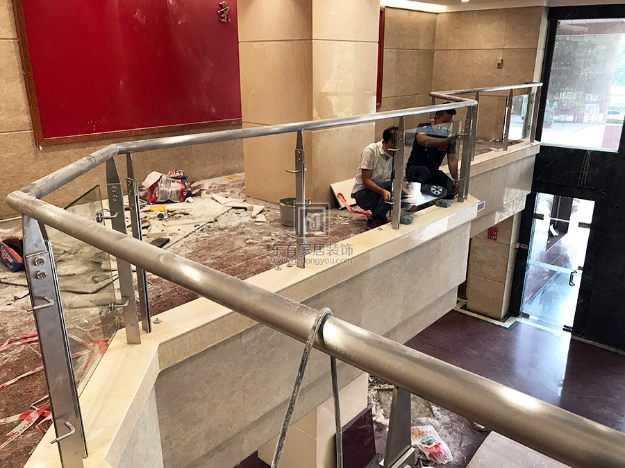 廣州市政民路檢察院不銹鋼玻璃欄桿 LG-021