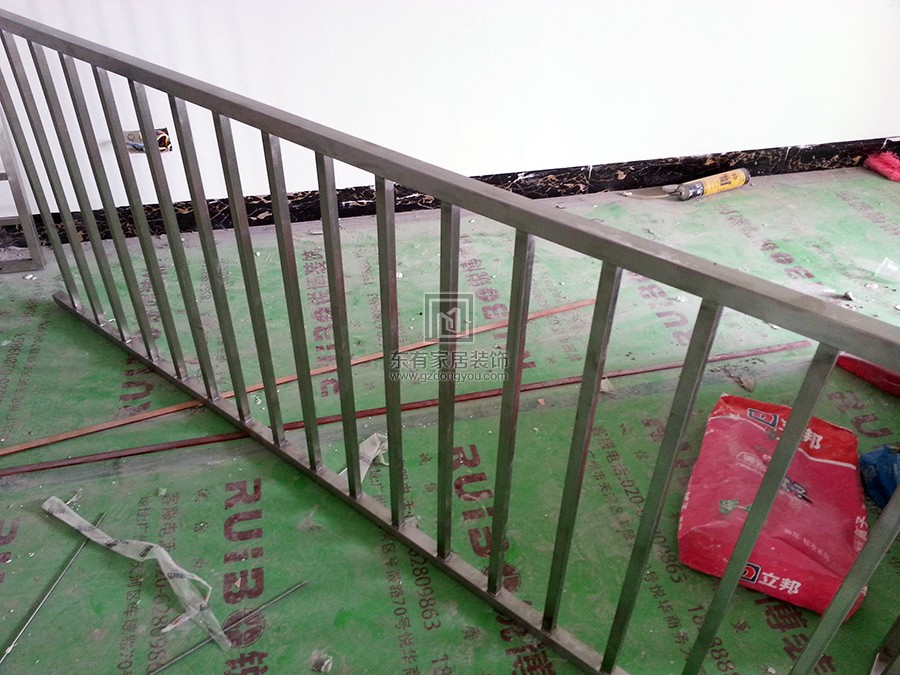 廣州御景丁先生窗前護欄 LG-033 廣州御景丁先生窗前護欄 LG-033