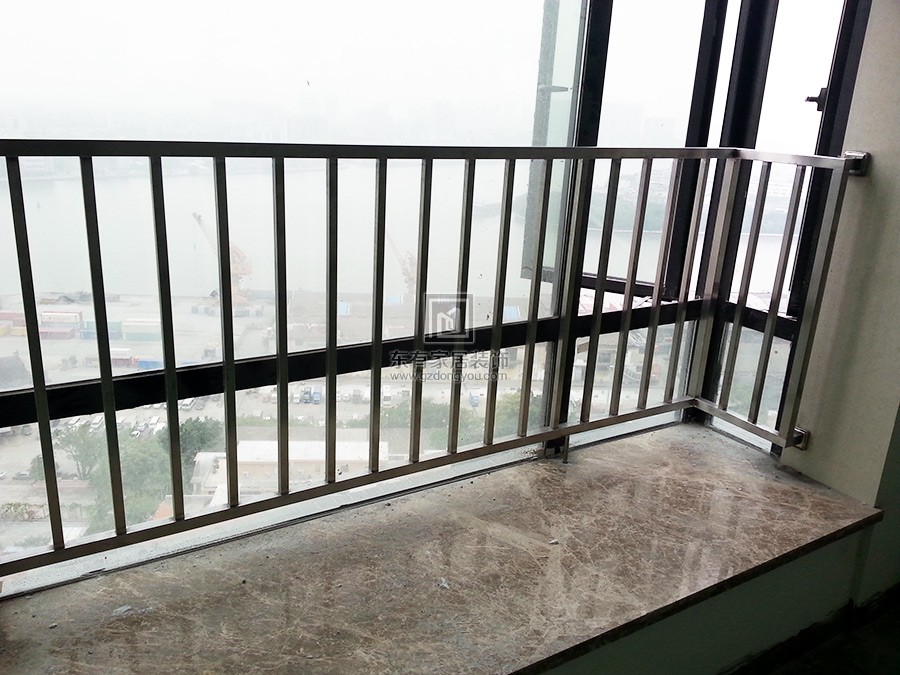 廣州御景丁先生窗前護欄 LG-033 廣州御景丁先生窗前護欄 LG-033