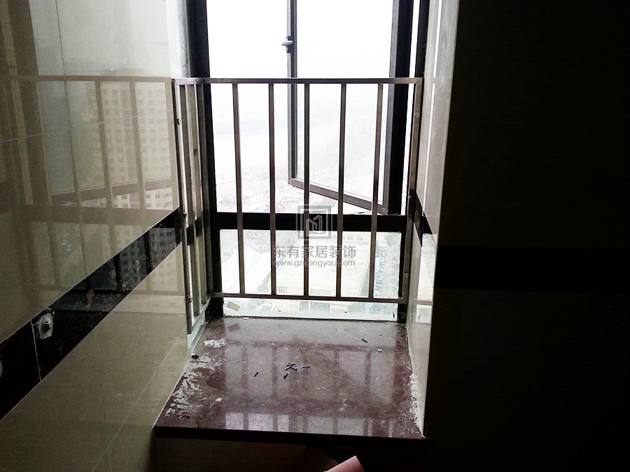 廣州御景丁先生窗前護欄 LG-033 廣州御景丁先生窗前護欄 LG-033