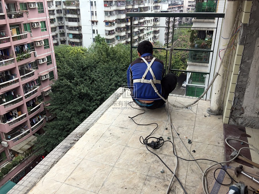上渡路柏惠花園陽臺(tái)玻璃欄桿 LG-009