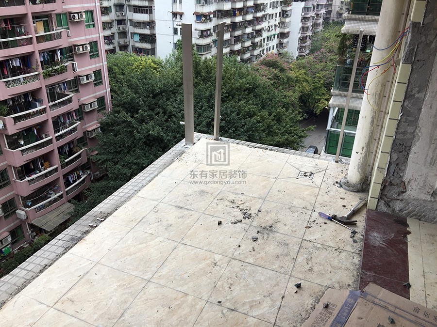 上渡路柏惠花園陽臺(tái)玻璃欄桿 LG-009