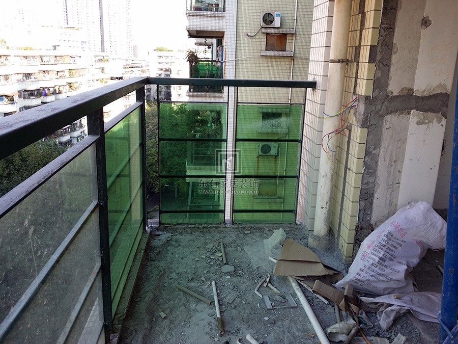 上渡路柏惠花園陽臺欄桿更換 LG-009 上渡路柏惠花園陽臺欄桿更換 LG-009