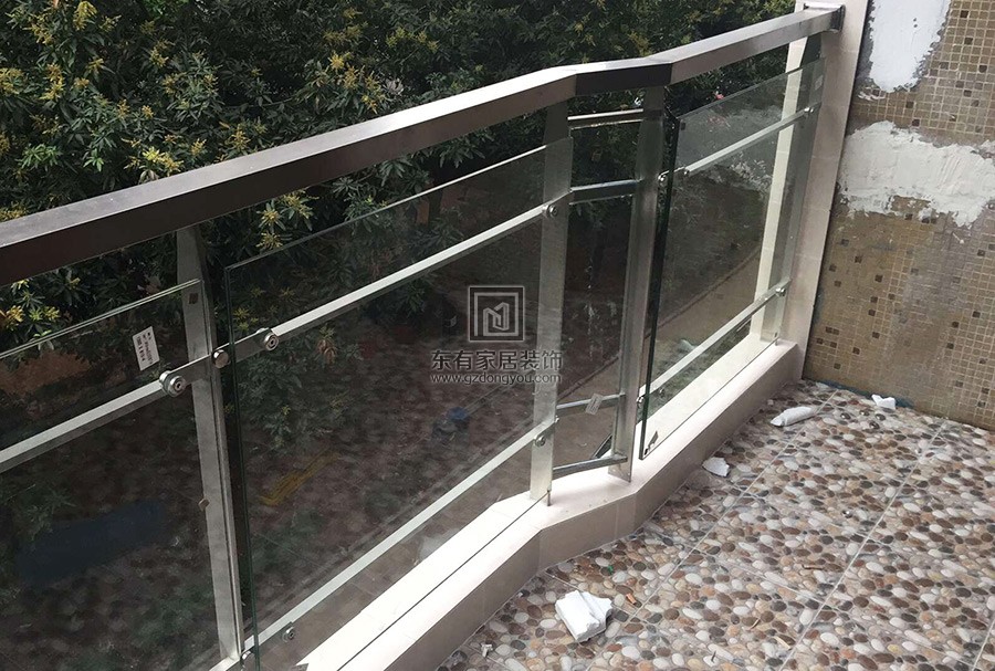 天河張生陽臺安裝不銹鋼玻璃欄桿 LG-011