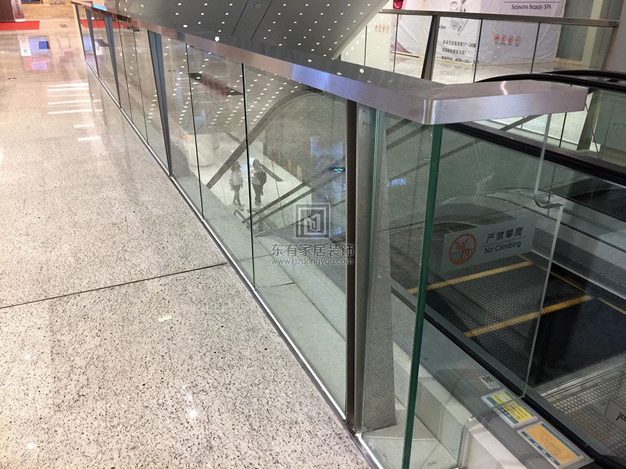 萬菱匯中庭玻璃欄桿 LG-029