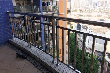 富力現(xiàn)代廣場(chǎng)陽臺(tái)欄桿、隱形防盜網(wǎng) LG-036