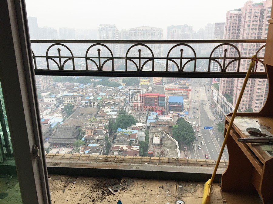 下九路名暉閣陳生陽臺欄桿維修 LG-030