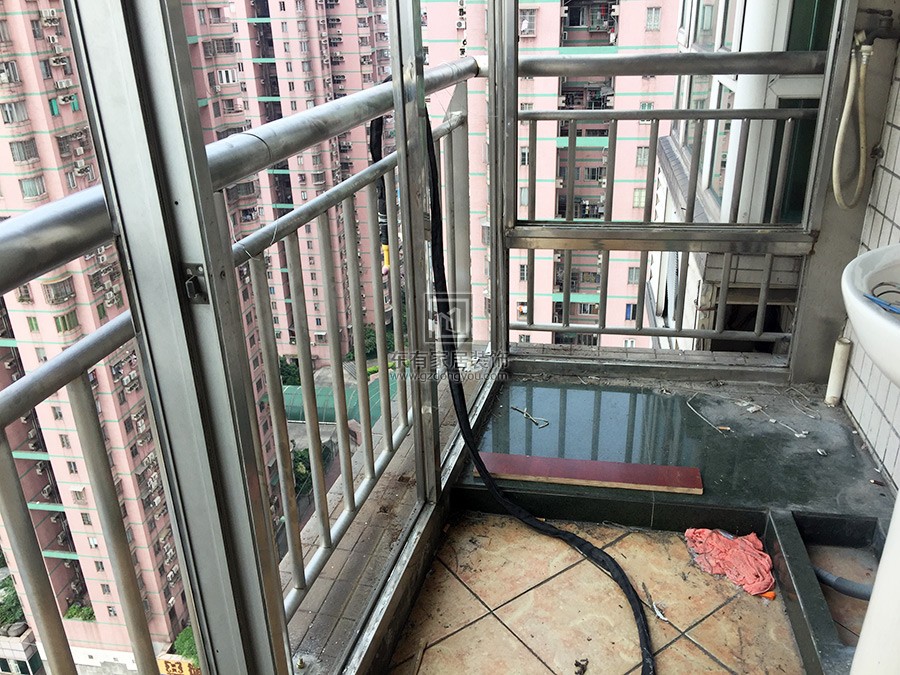 下九路名暉閣陳生陽臺欄桿維修 LG-030
