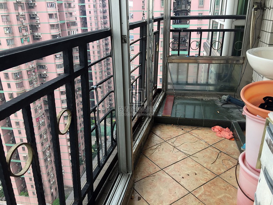 下九路名暉閣陳生陽臺欄桿維修 LG-030