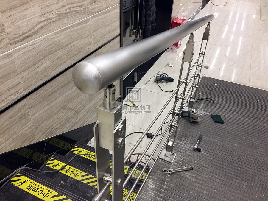 動漫星城加裝不銹鋼樓梯扶手 FS-012 動漫星城加裝不銹鋼樓梯扶手 FS-012