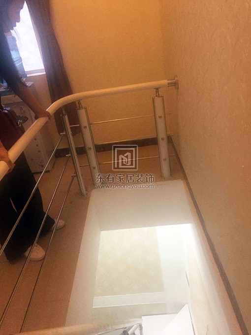 廣州美容院不銹鋼整梯工程 FS-019