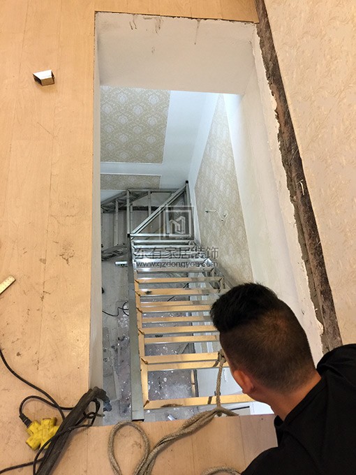 廣州美容院不銹鋼整梯工程 FS-019