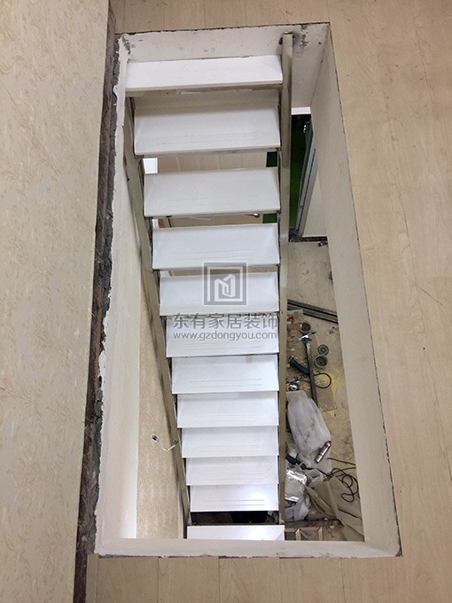 廣州美容院不銹鋼整梯工程 FS-019