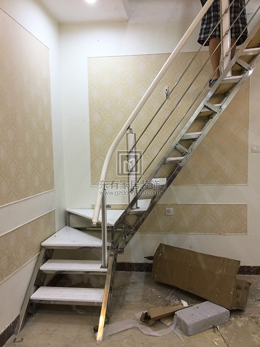 廣州美容院不銹鋼整梯工程 FS-019