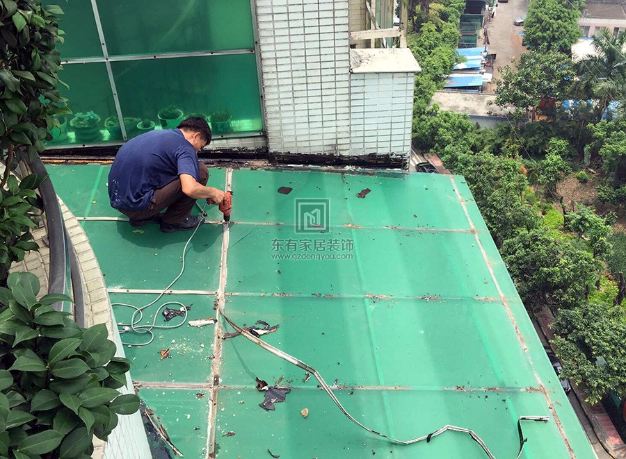 世紀綠洲不銹鋼雨棚拆舊換新 YP-012