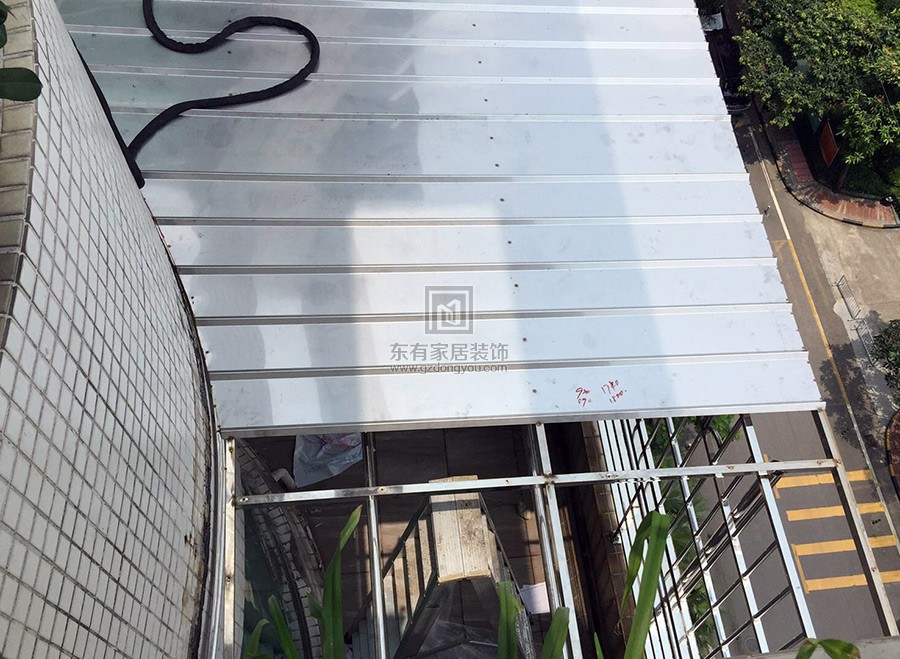 世紀綠洲不銹鋼雨棚拆舊換新 YP-012