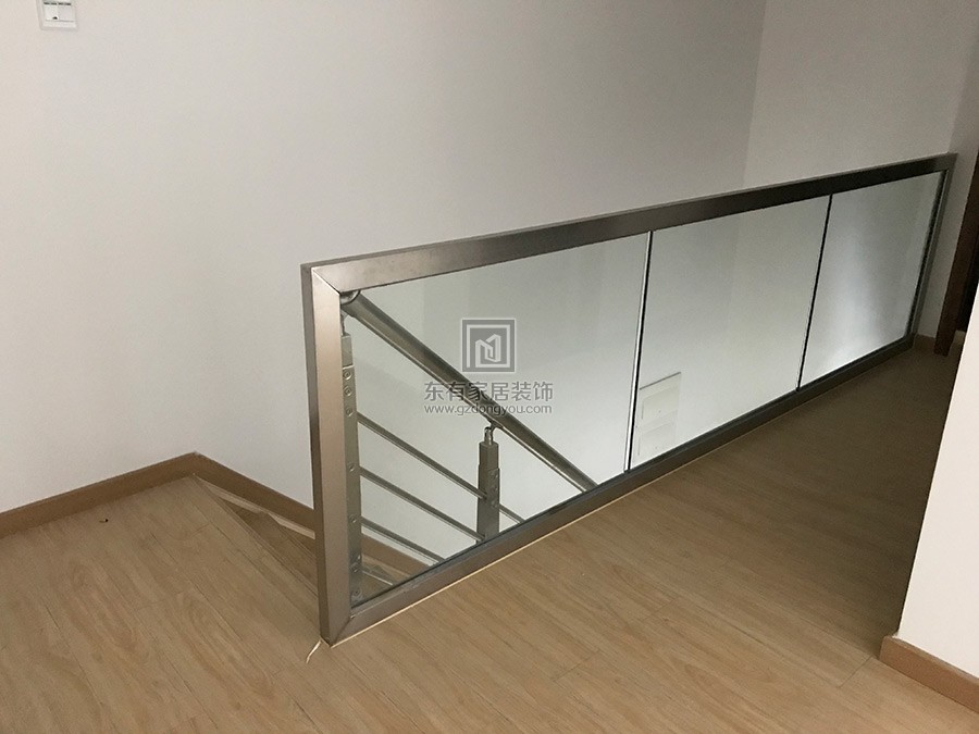 光寶路融達商業(yè)中心馮先生不銹鋼樓梯扶手 FS-032