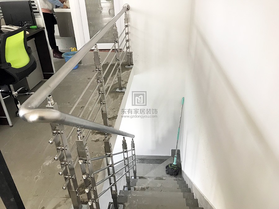 光寶路融達商業(yè)中心馮先生不銹鋼樓梯扶手 FS-032