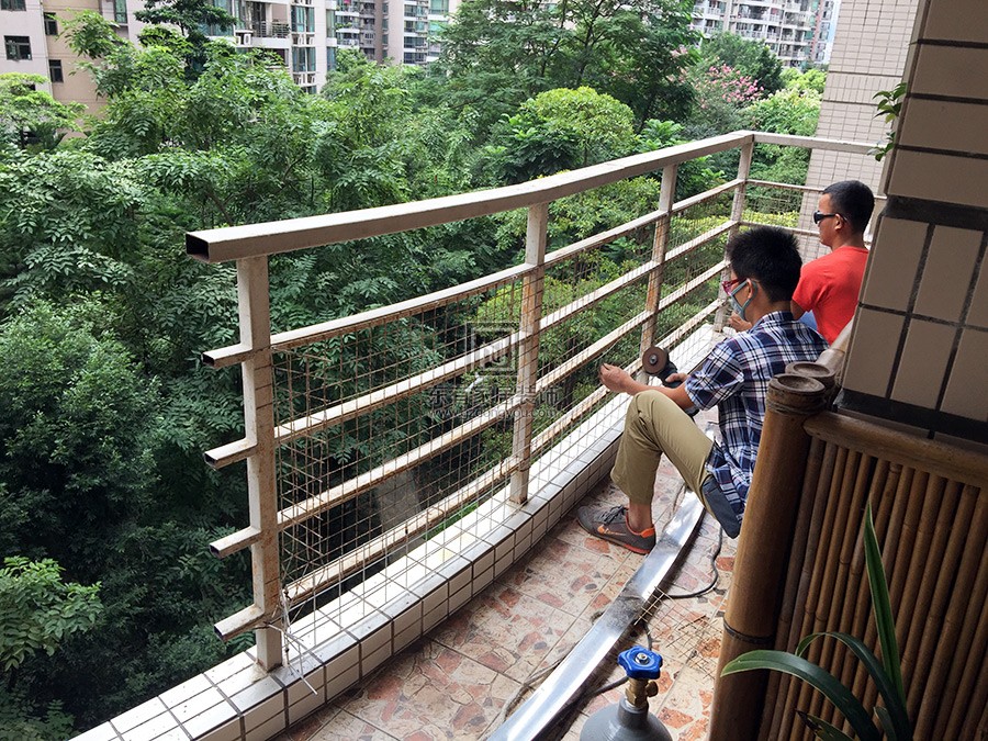 廣州小區不銹鋼陽臺護欄、隱形防盜網安裝工程 FDW-013