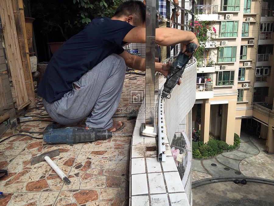 廣州小區不銹鋼陽臺護欄、隱形防盜網安裝工程 FDW-013