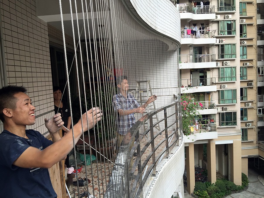 廣州小區不銹鋼陽臺護欄、隱形防盜網安裝工程 FDW-013