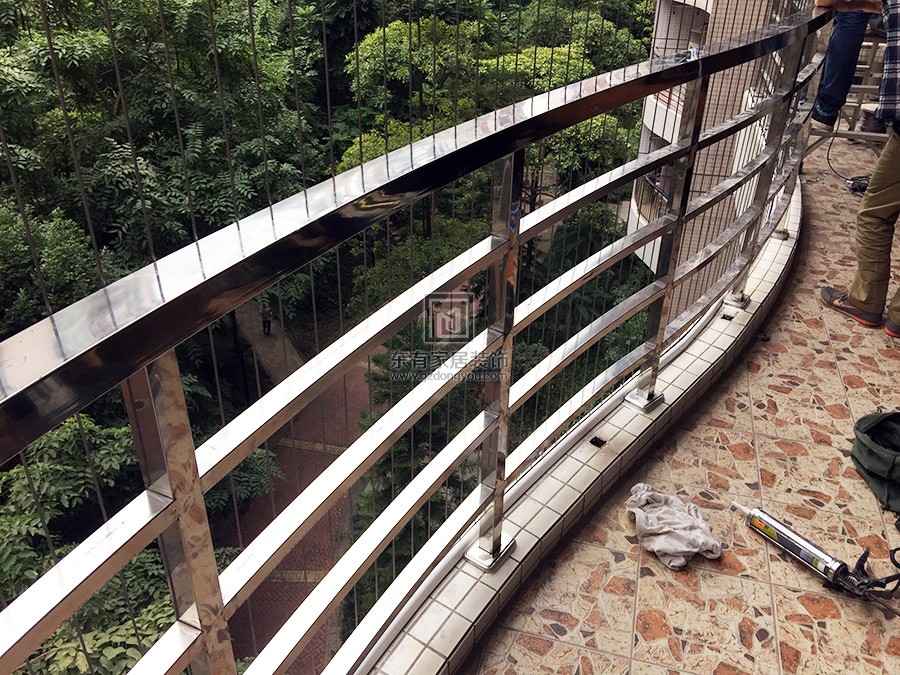 廣州小區不銹鋼陽臺護欄、隱形防盜網安裝工程 FDW-013