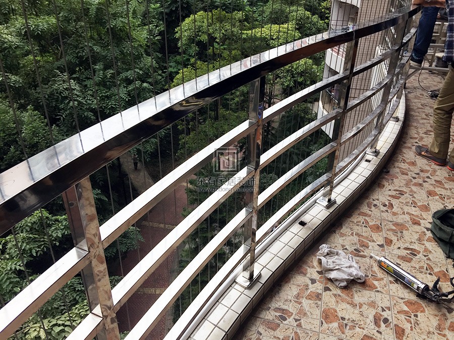 廣州小區不銹鋼陽臺護欄、隱形防盜網安裝工程 FDW-013