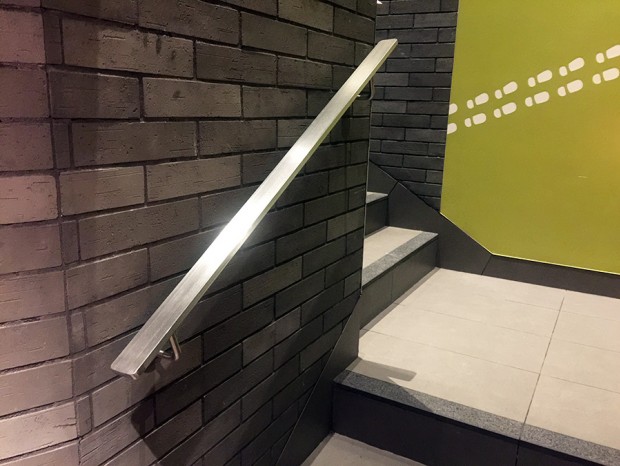 廣州M記安裝不銹鋼玻璃樓梯扶手 FS-016