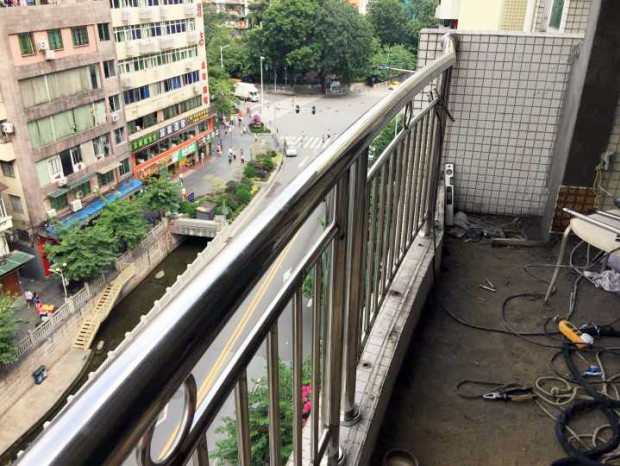 鹿景雅苑單生不銹鋼欄桿更換 LG-044
