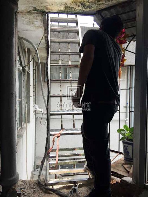 海珠區梁先生天臺搭建鋼梯 FS-036 海珠區梁先生天臺搭建鋼梯 FS-036
