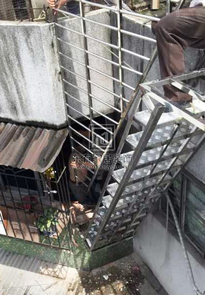 海珠區梁先生天臺搭建鋼梯 FS-036 海珠區梁先生天臺搭建鋼梯 FS-036