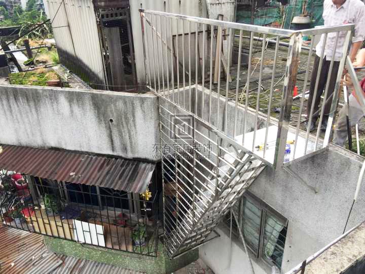 海珠區梁先生天臺搭建鋼梯 FS-036 海珠區梁先生天臺搭建鋼梯 FS-036