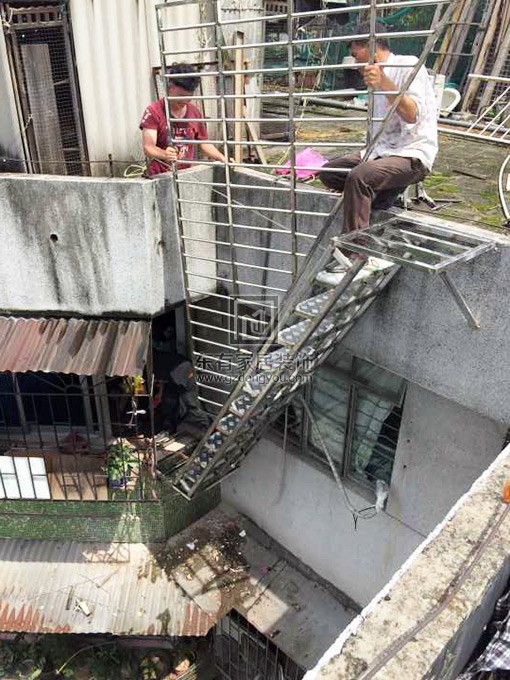 海珠區梁先生天臺搭建鋼梯 FS-036 海珠區梁先生天臺搭建鋼梯 FS-036