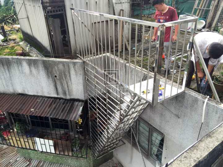 海珠區梁先生天臺搭建鋼梯 FS-036 海珠區梁先生天臺搭建鋼梯 FS-036