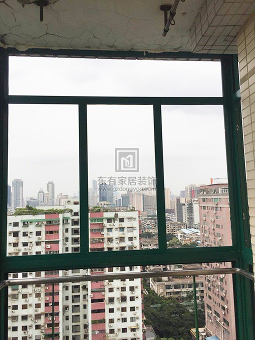 西門口廣場張先生封陽臺鋁窗、窗前護欄 MC-084